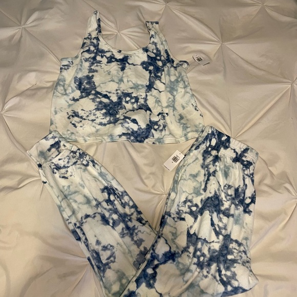 Crop Top & Jogger Set XS/S Plush Knit - Picture 4 of 6